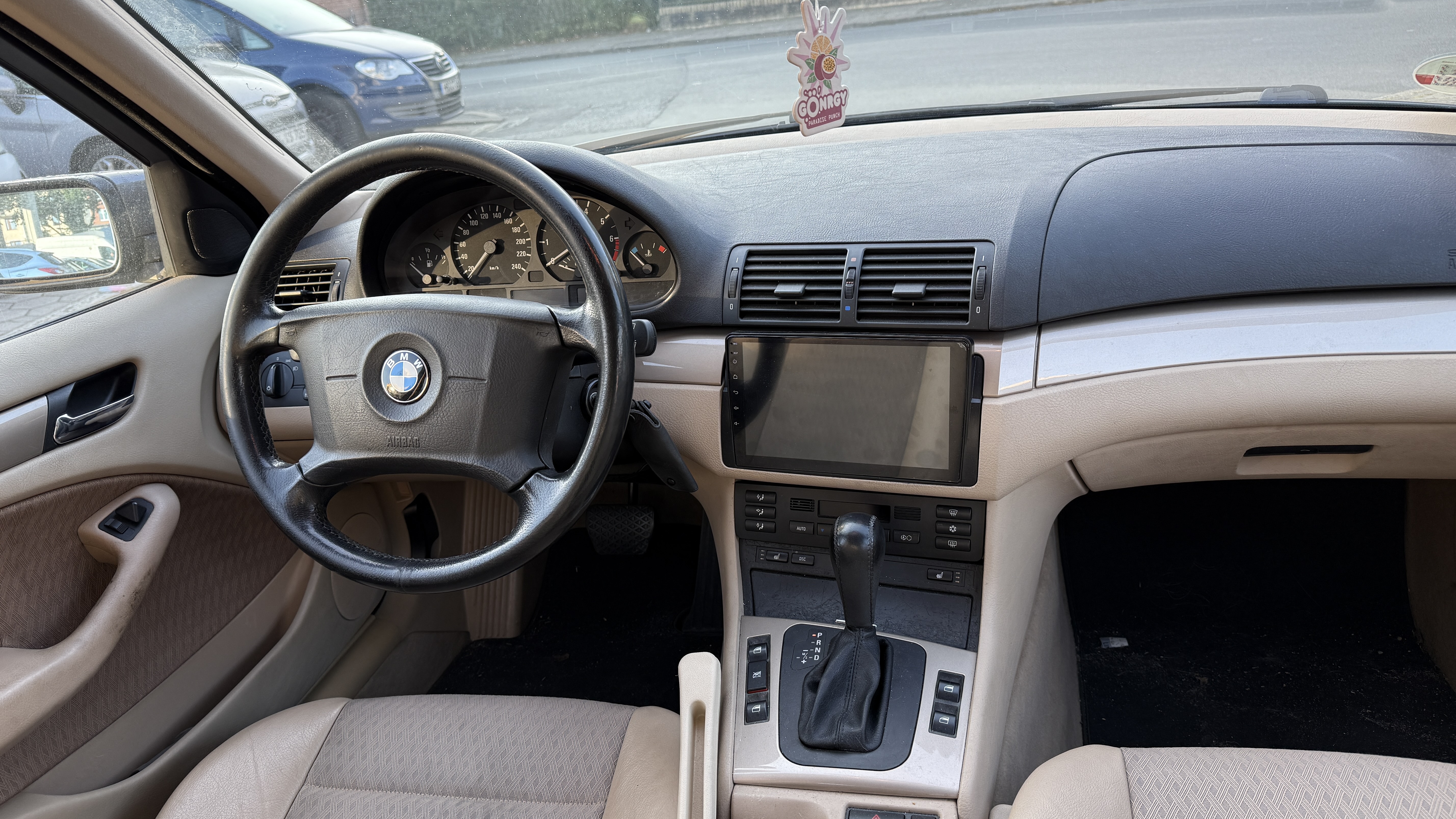 Teppich & Polster Tiefenreinigung - Vorher